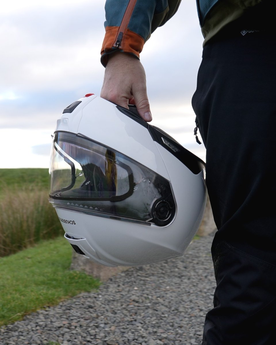 Diamondcoatings's tweet photo. British engineering and manufacturing bring a solution to foggy visors. VISIN is a high-tech heated visor insert for the rides when traditional anti-fog solutions fail. 

#visin #engineering #tech #antifog https://t.co/T8Bmh7AVMr