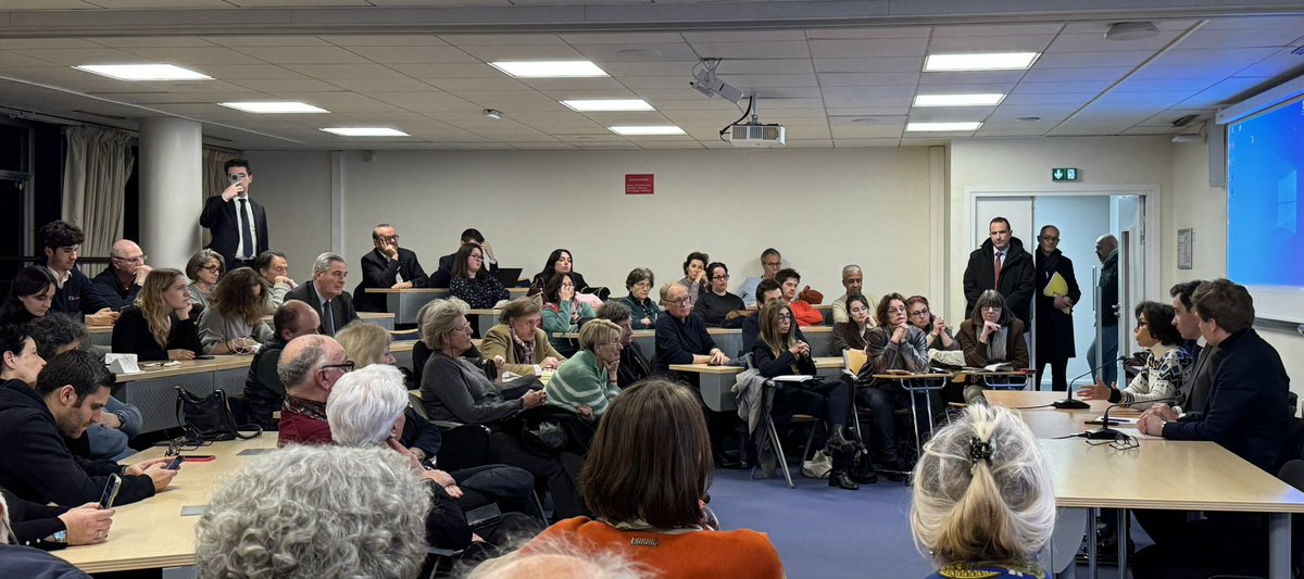 JeanLaussucq's tweet photo. Très heureux de vous avoir retrouvés avec @lesieurantoine pour ce 3ème conseil de circonscription à #Paris7. 

En présence de @datirachida nous avons évoqué les conséquences de la censure pour le quotidien des Français, la situation politique nationale et parisienne. 

Plus que jamais 2025 doit être l'année du rassemblement et du renouvellement !
#7502