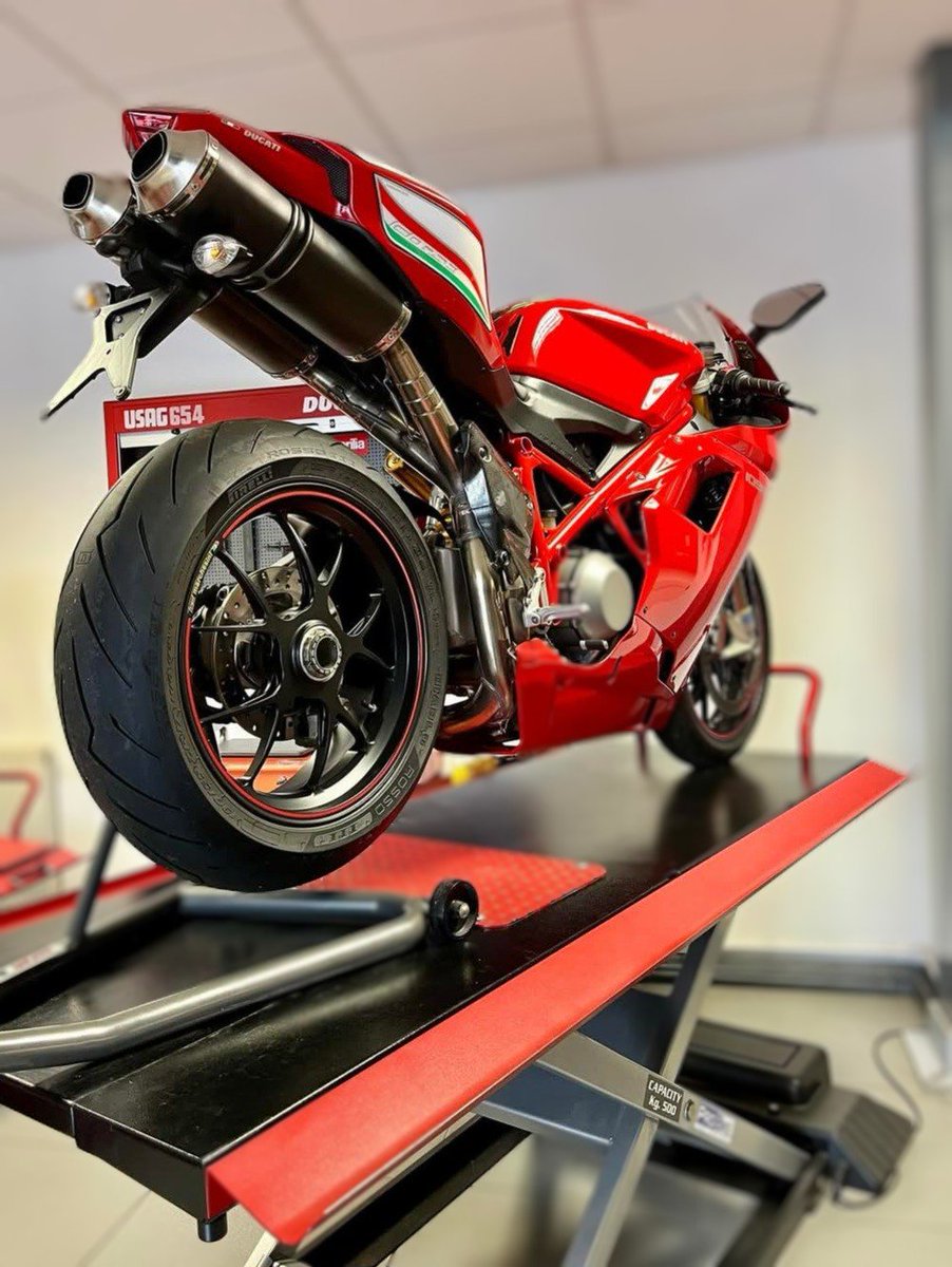 ProBikeUK's tweet image. It's tailpipe Tuesday.. 💥🧰 

It's almost the last one of 2024, so let's make it a big one! 

Now, let's see yours below ⬇️ 📸 

#ProBikeUK #TailpipeTuesday #Tailpipe #Ducati #Christmas2024