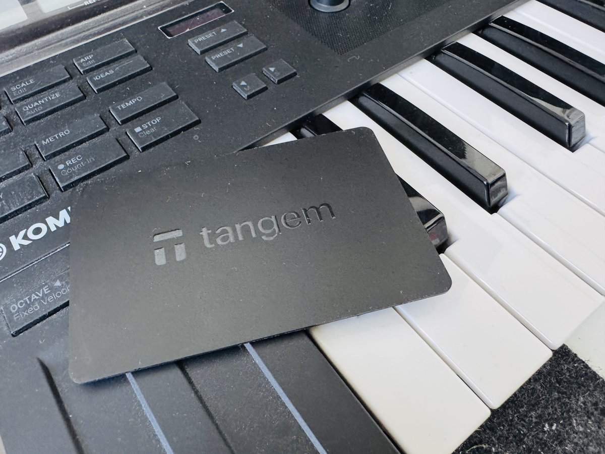 Smokingroove's tweet photo. To my friends out there exploring getting into crypto, my advice is simple;
Get yourself a @Tangem wallet to store your coins. It’s secure, convenient and easy to use
(I have a couple).
You need to protect yourself.
Just some personal advice. 😎
#WhyTangem https://t.co/MtIUFsGMTf