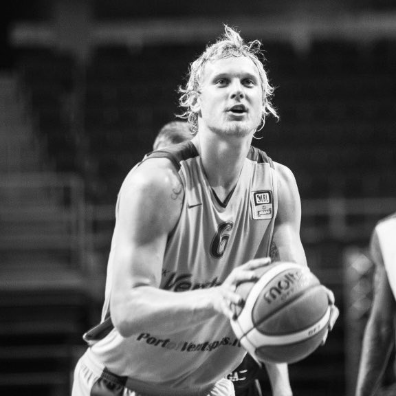 bkventspils's tweet photo. Tik jauns, tik gaišs, tik nepabeigts stāsts,
Kā rīta migla, kas saulē izgaist….

Visdziļākā līdzjūtība Jāņa tuviniekiem 🕯️ https://t.co/Z8h2nH2wM3