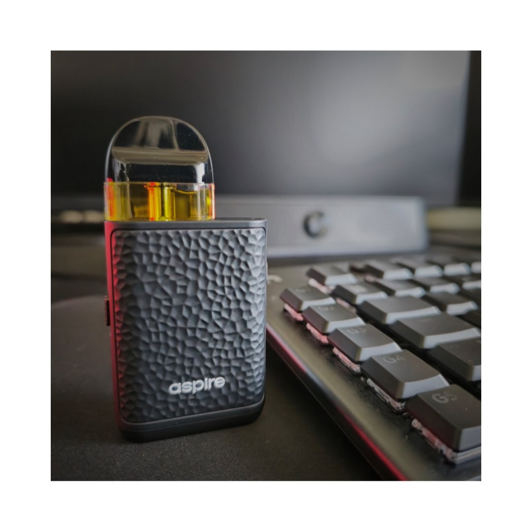 Chuya_HORUS's tweet photo. 発熱もようやく落ち着いたのでしっかりとデスク仕事再開。
仕事中のVapeModを新調したのですが、長年愛用しているHavanaNightsのキャラメルの風味がしっかり出ていてニコチンのトガッた絡みもほとんど無く、とても良いです。
#aspire
#minican
#minican4plus https://t.co/gjp089tiUl