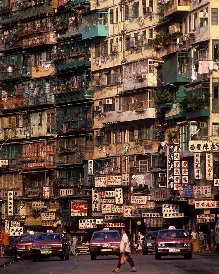 fubiz's tweet image. Kowloon Citadel, The Most Densely Populated City in the World 🌍 
#city #kowloon #architecture #populated