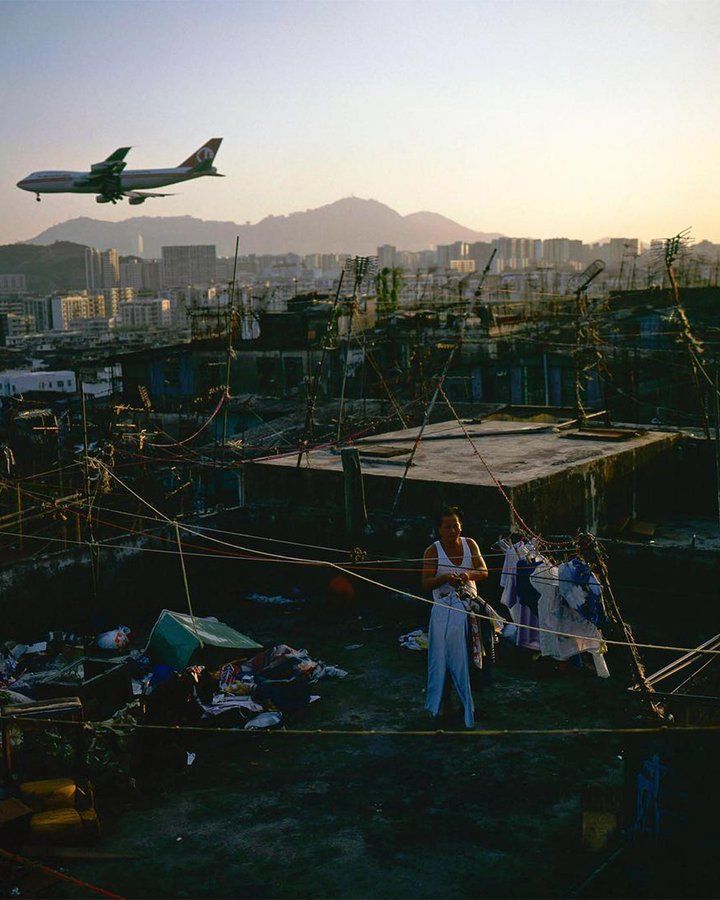 fubiz's tweet image. Kowloon Citadel, The Most Densely Populated City in the World 🌍 
#city #kowloon #architecture #populated