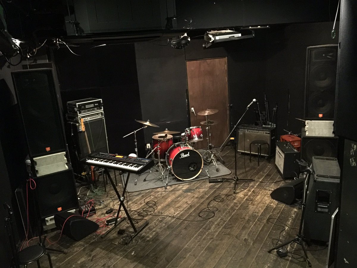 MARTO0111's tweet photo. もし現世からララバイする日が来たら
悲しみに暮れることなく
こんな感じで消え去りたいなぁ
みたいな3枚の写真を見つけました
約3年前の年末にWordUpで撮ったらしいけど完全に覚えてなかった
おはようございます(もう夕方
※別に病んでる訳ではないです 笑
#WordUpStudio #WordUp
#わだっぷ #わだ https://t.co/mlR118hixg