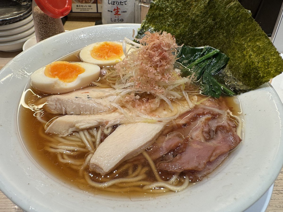 長野→名古屋→京都→大阪の各地で演奏という怒涛の4日間でした。
東京に帰ります。
合間を縫って大阪城を見られたのはとても嬉しかったです。
それぞれに良い場所でした！またきます！