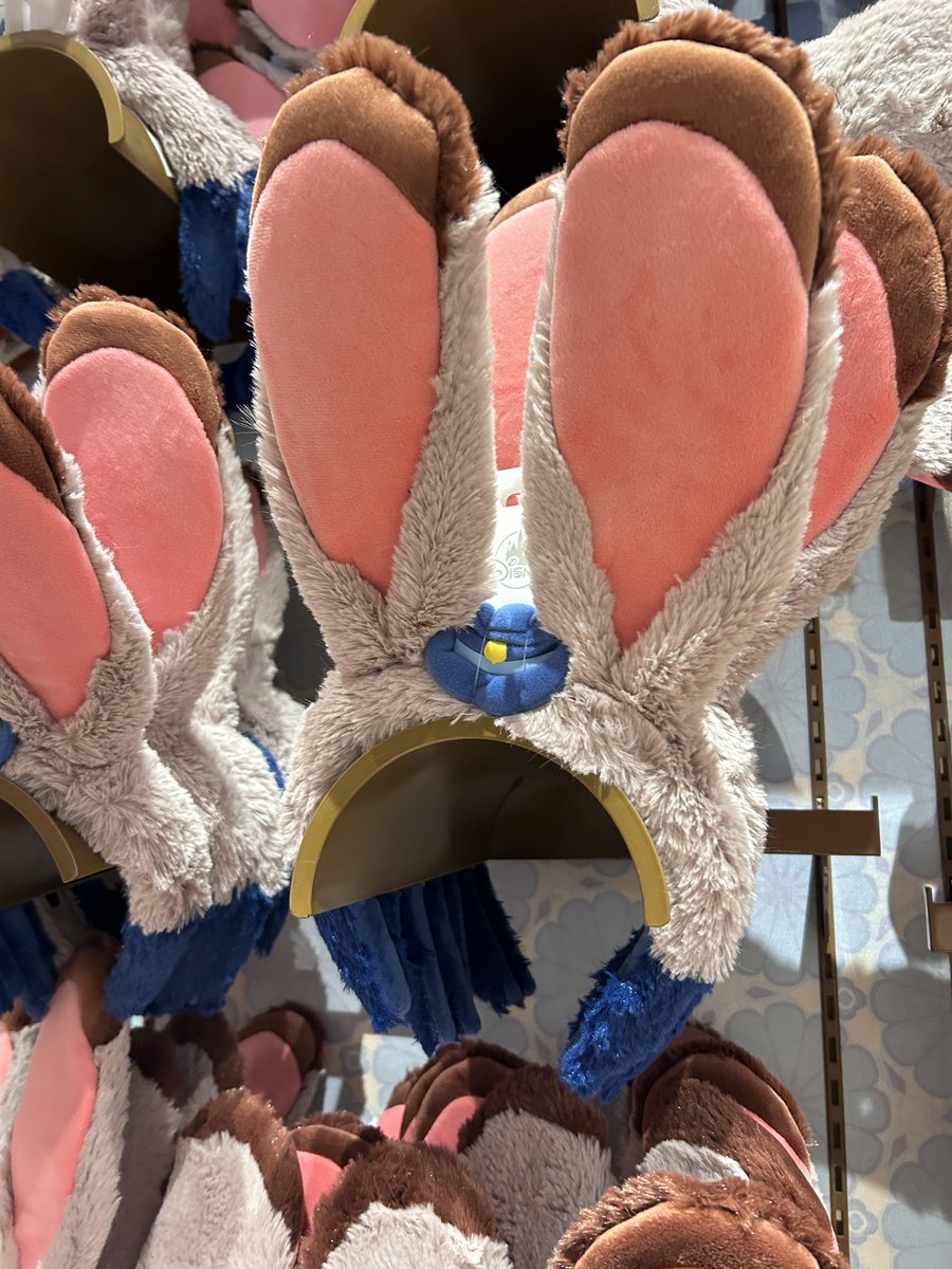 CUTUCAFE's tweet photo. รับพรีของ Disney Shanghai รวม zootopia หรือช้อปต่างๆใน park ส่งของวันที่22/12 
#พรีจีน #พรีdisney #Disneyland #พรีzootopia https://t.co/1IBIVEhswT