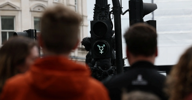 NZZde's tweet photo. Die Woke-Bewegung hat die Welt nachhaltig verändert. Zum Schlechteren. Jetzt ist sie auf dem Rückzug, aus vielen Gründen.