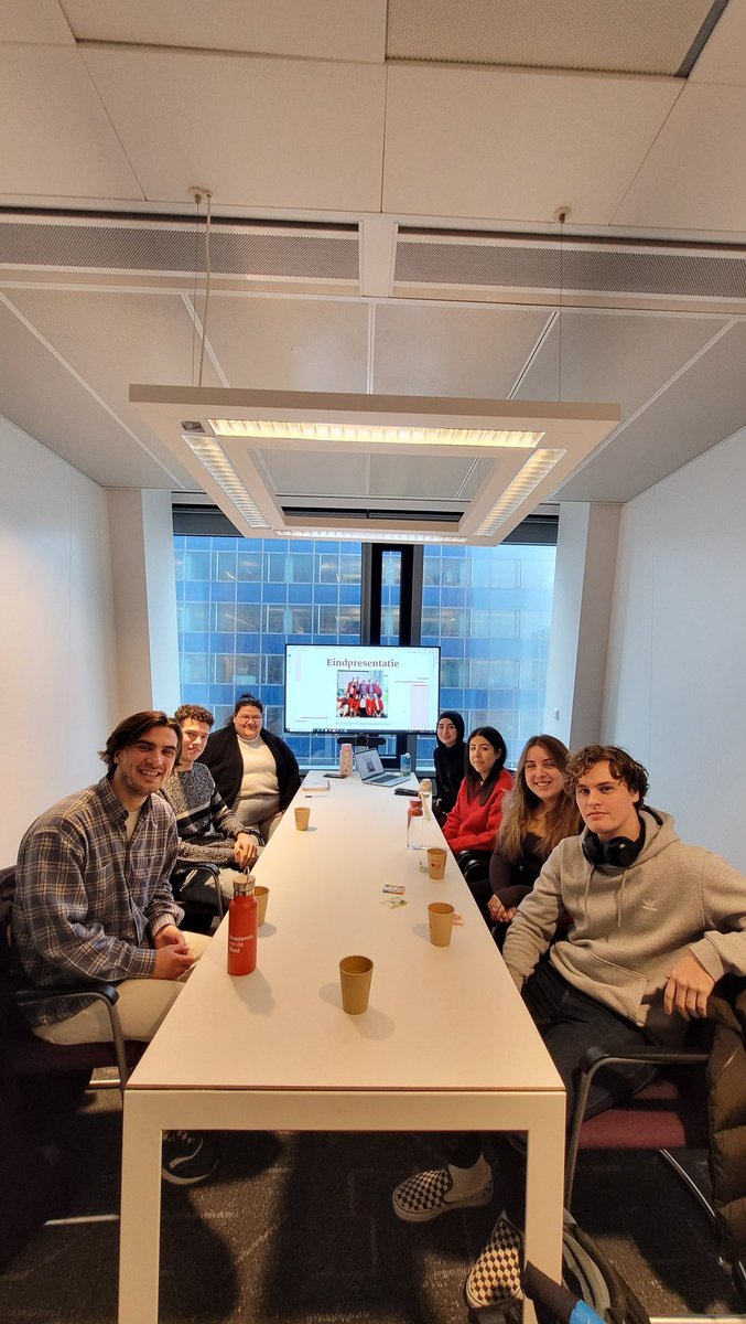 Dialoogdag Utrecht in opdracht van de <a href="/GemeenteUtrecht/">Gemeente Utrecht</a> was een groot succes! Het team presenteerde gisteren een recap van de dag inclusief de impact die is gemaakt. Op naar meer mooie dialogen!