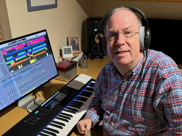 john_chelt's tweet photo. Steve from @rwbmuk #christmasinthecotswolds Single, joins me Sun @radiowinch show from 8am, Steve after 9.. https://t.co/TdIzKXD3wr