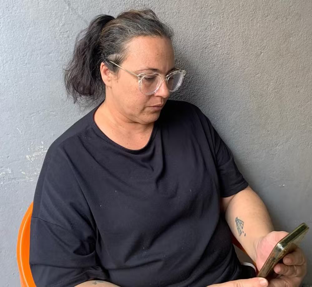 portalrssn's tweet photo. 🧨💸 Cozinheira perde R$ 80 mil em 2 meses com jogos de apostas. "Acordava de madrugada para jogar. Ganhava, mas rapidamente a ganância me dominava e eu não parava até perder tudo". https://t.co/sAKSmgBrqn