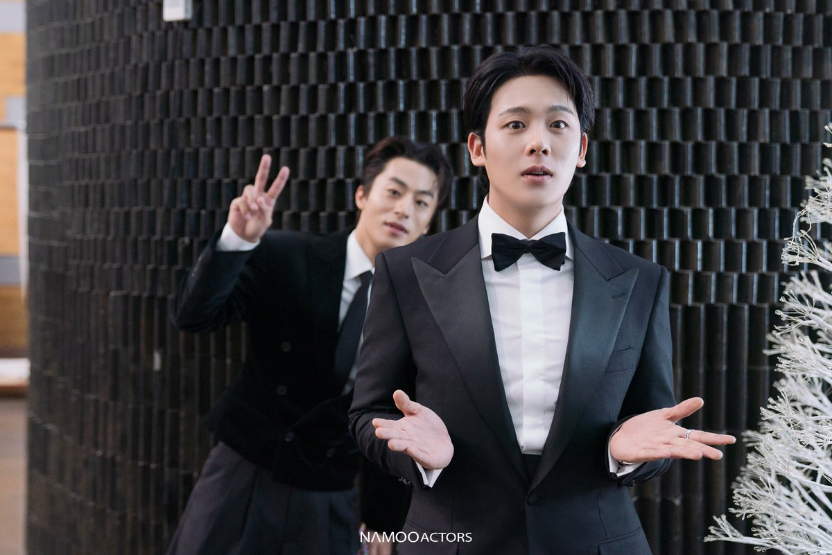 NAMOOACTORS2004's tweet photo. [#하드터는_나무꾼🌳]

나무만 가지고 있기엔 아까운
美공개 사진 THE 공개✨

#구교환 #이정하 #청룡영화상 #KOOKYOHWAN #LEEJUNGHA #BlueDragonAwards #NAMOOCONTENTS https://t.co/QfxtmqZLqQ