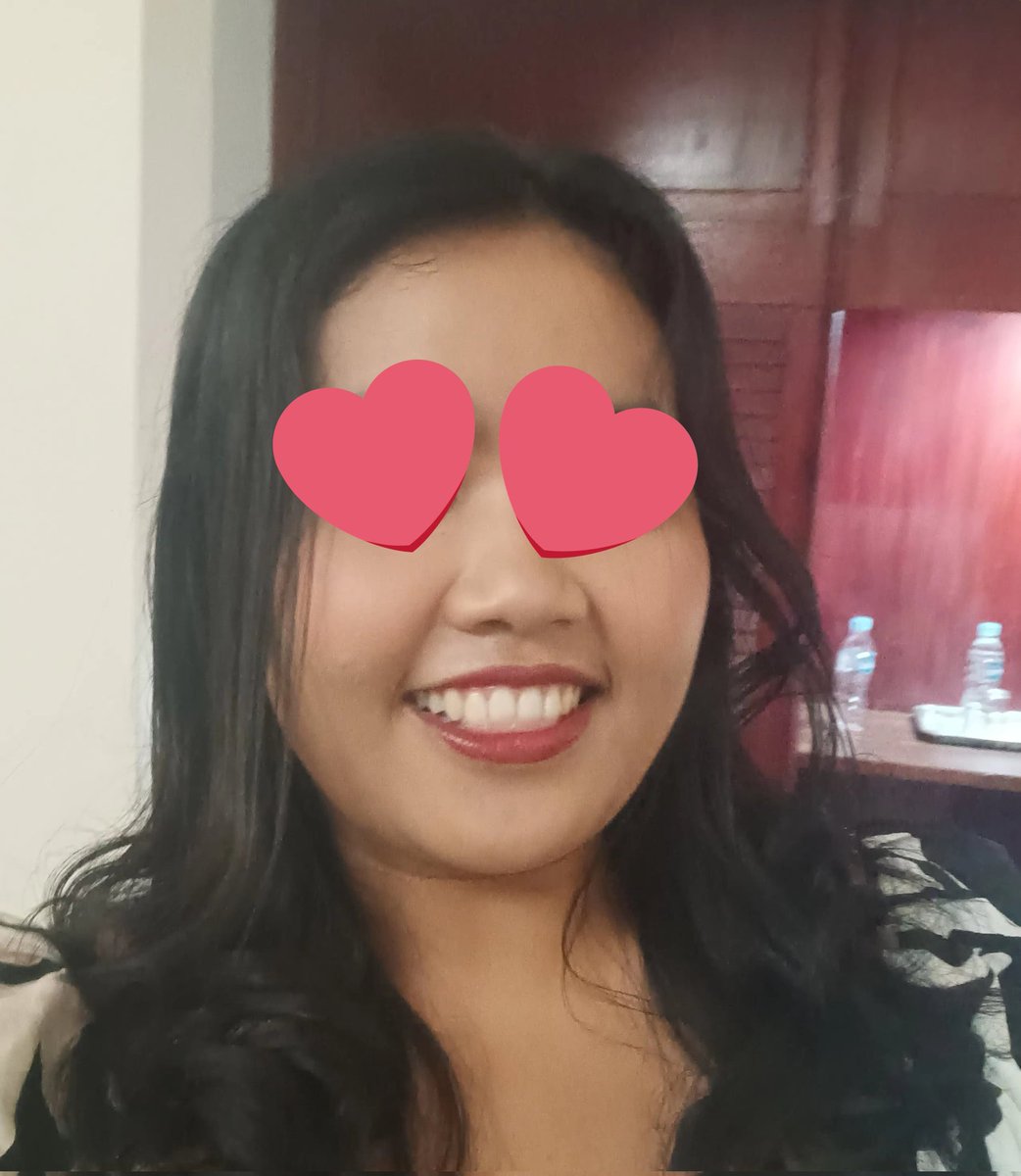 putri_pdd24's tweet photo. @womanfeeds_id Akusih pake RAD yg shade medium netral nder... finish nya beneran bagus bangett... st combi aman bgt ya.. https://t.co/cQJLsmhgBP