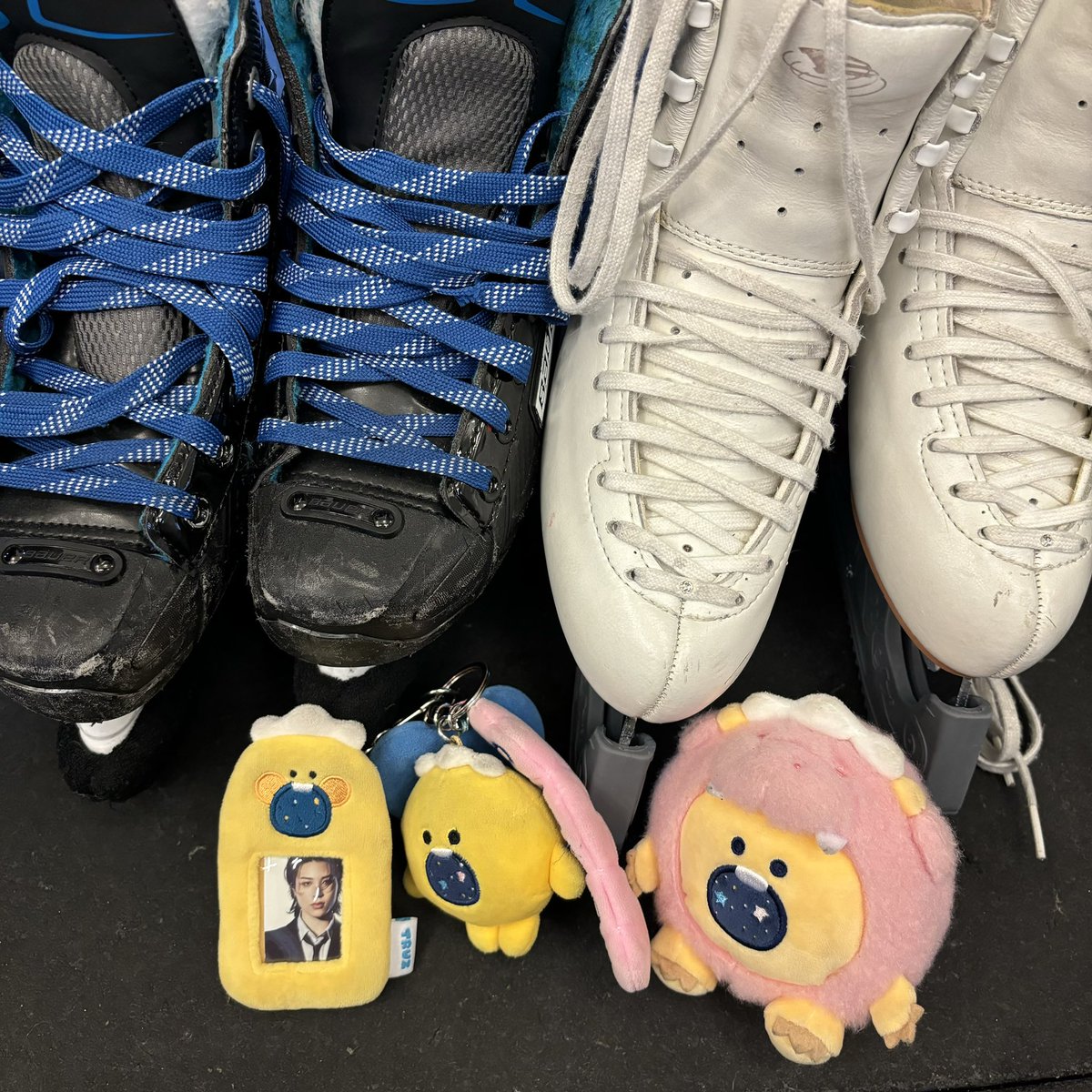 treasureffect's tweet image. skating with podong and junghwan 🍩⛸️🏒