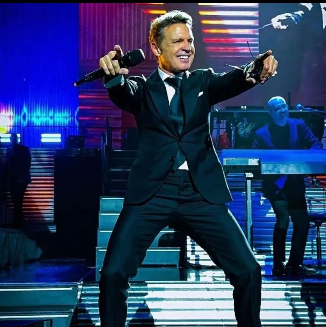 todoxluismiguel's tweet photo. Que me estás dando, que tendrás.. ♫
@lmxlm #LuisMiguel #txlm #ClubOficialChile #Incondicionales #TodoPorLM #TXLM35 #Tour2024 #Gira https://t.co/MFaBiVAoqV
