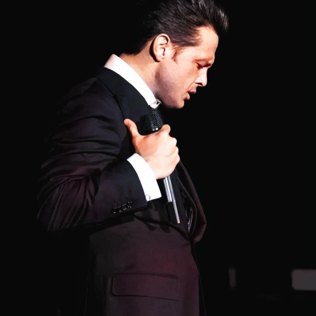 todoxluismiguel's tweet photo. Contigo aprendí... A ver la luz del otro lado de la luna ♫
@lmxlm #LuisMiguel #txlm #ClubOficialChile #Incondicionales #TodoPorLM #TXLM35 #Tour2024 #Gira https://t.co/umWUYM5Uyn
