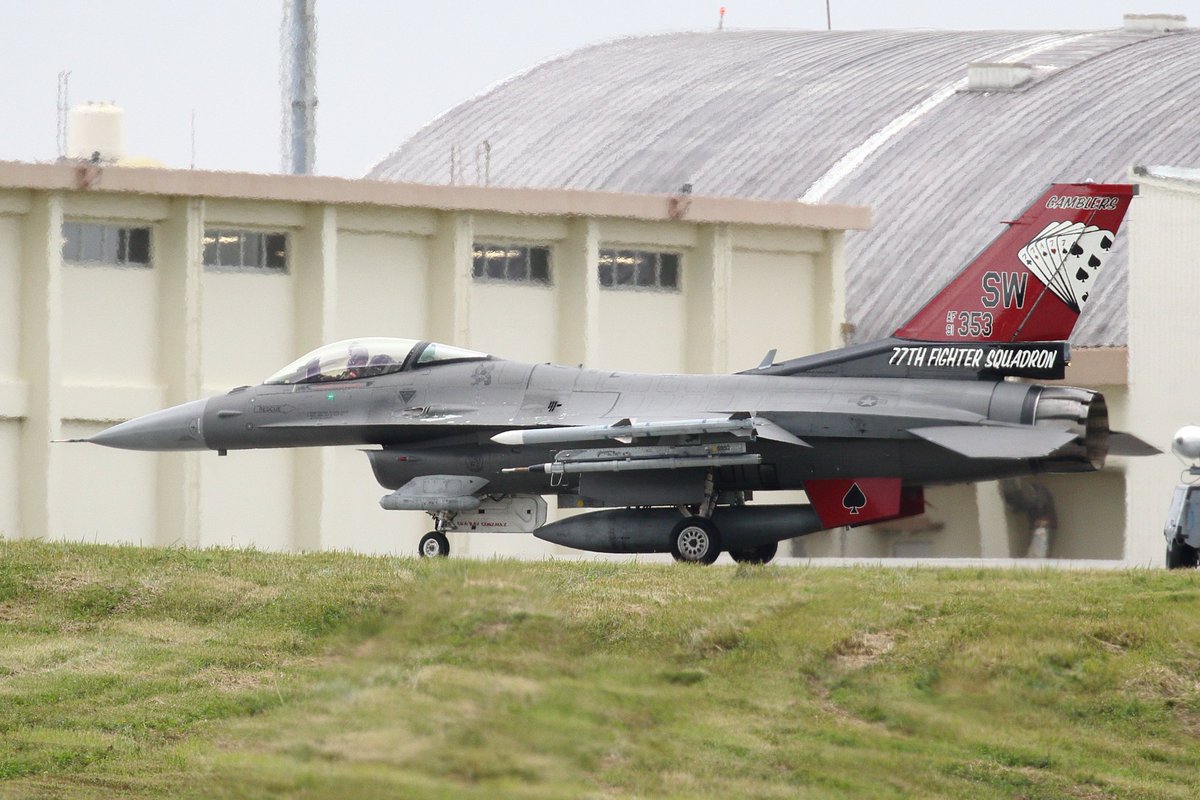 tora_91h's tweet photo. #嘉手納基地
#77fs
色々 悩まされる事もあり...
光もいまいち...
でも コレが見れたので OKです。 https://t.co/B7MGWAVeQA