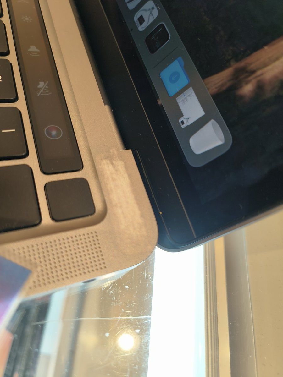 PCcomfullNMARUI's tweet photo. #PCコンフル なんばマルイ店です。
🍎平日商品情報12/17🍎
#MacBook Pro 2020
✅i5 8257U
✅8GBメモリ
✅250GB
#macOS Sequoia
🉐49,800円🉐
シール痕が残念ですがバッテリー
問題なし
#TouchBar 付2020年Proです✨
ご来店をお待ちしております😀
#中古パソコン
#なんば #Apple https://t.co/TO2nwWuE6G