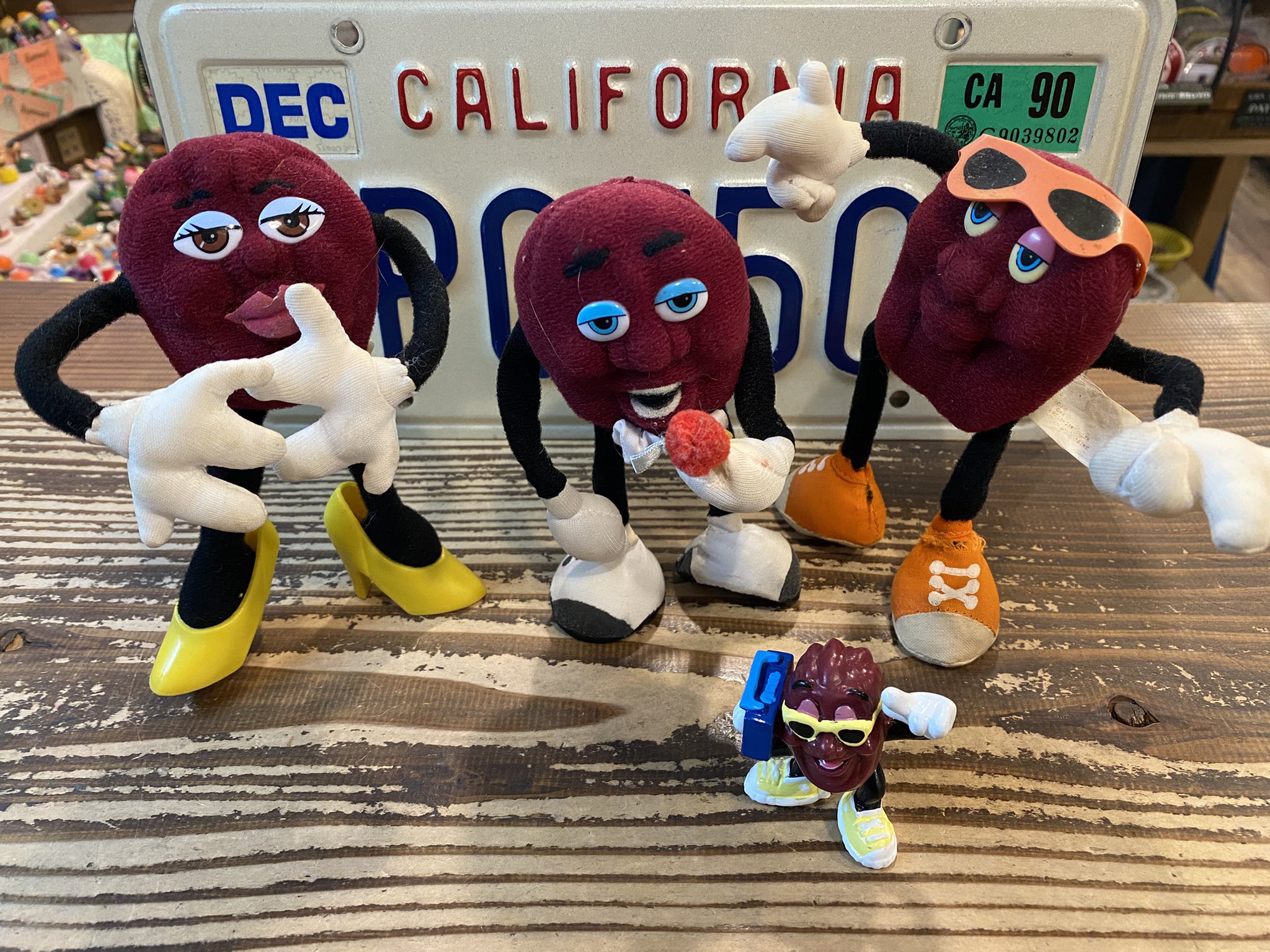 カリフォルニアレーズン - Search / X