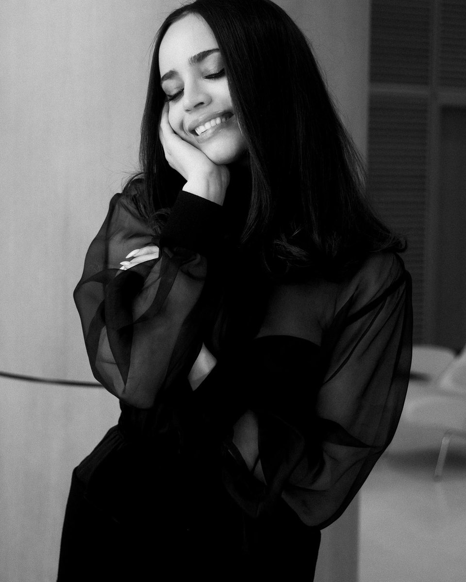 Sofia Carson tweet media