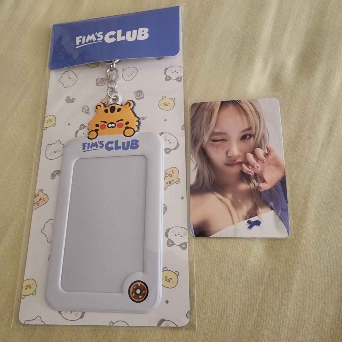 chaechaepcs's tweet photo. 💌 KimAchi photocard holder and Chaewon photocard arrived safely. Thank you @kyon_d0 for the secure packaging &amp; smooth transaction 

#chaechae_mail https://t.co/rvmvep01op