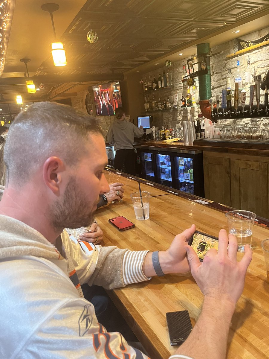 KevinDoodles's tweet photo. @AlexTheo @Gametime Thanks @Gametime  the cell service in the stadium would not allow us to distract  ourselves to avoid how bad @ChicagoBears  are, so I guess ya did us a favour https://t.co/NFiAjQstjR