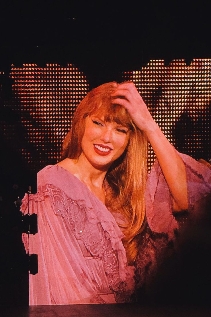 strwbeariis's tweet photo. ୨୧ : what’s your fav and least fav taylor collab? https://t.co/0NRyGc5izq