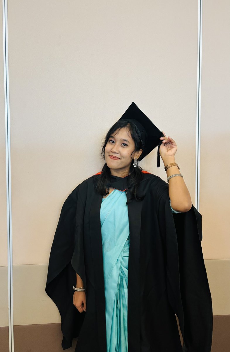 ThurgaashiniG's tweet photo. Started with a dream,and now I’m here. #officiallyadoctor 🎓🩺❤️ https://t.co/enijC0K0Zk