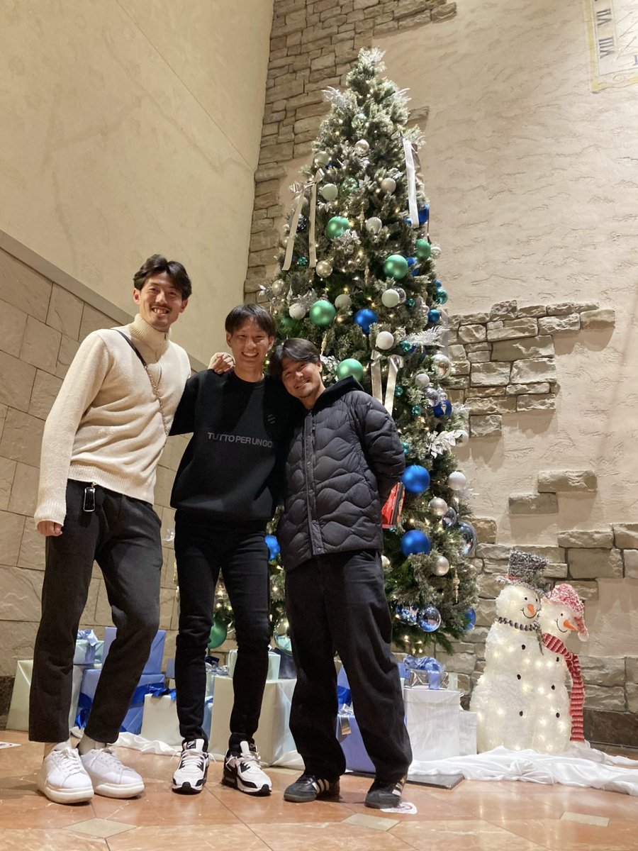 2人ともいままでありがとう🤣
最後の晩餐🍽🍽🍽

#別れ
#メリークリスマス
#感謝
<a href="/nihetsuba/">二瓶翼</a> 
<a href="/golazoooo_3y1/">谷口 裕介/Yusuke Taniguchi</a>