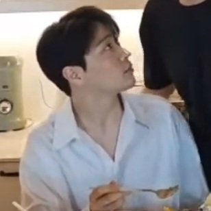 속보입니다                                     속.. 보입니다