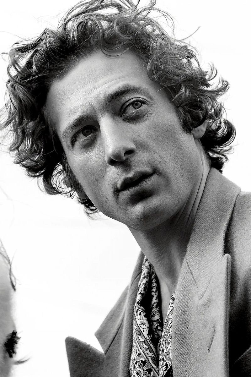 hourly jeremy allen white (@hourlyjaw) on Twitter photo 