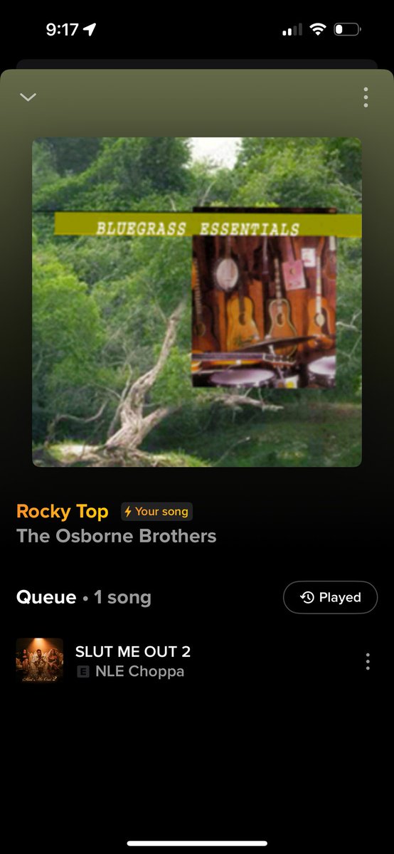 chaser_615's tweet image. Playing Rocky Top in random bars in Columbus is my new hobby this week. This idea is brilliant! 😂