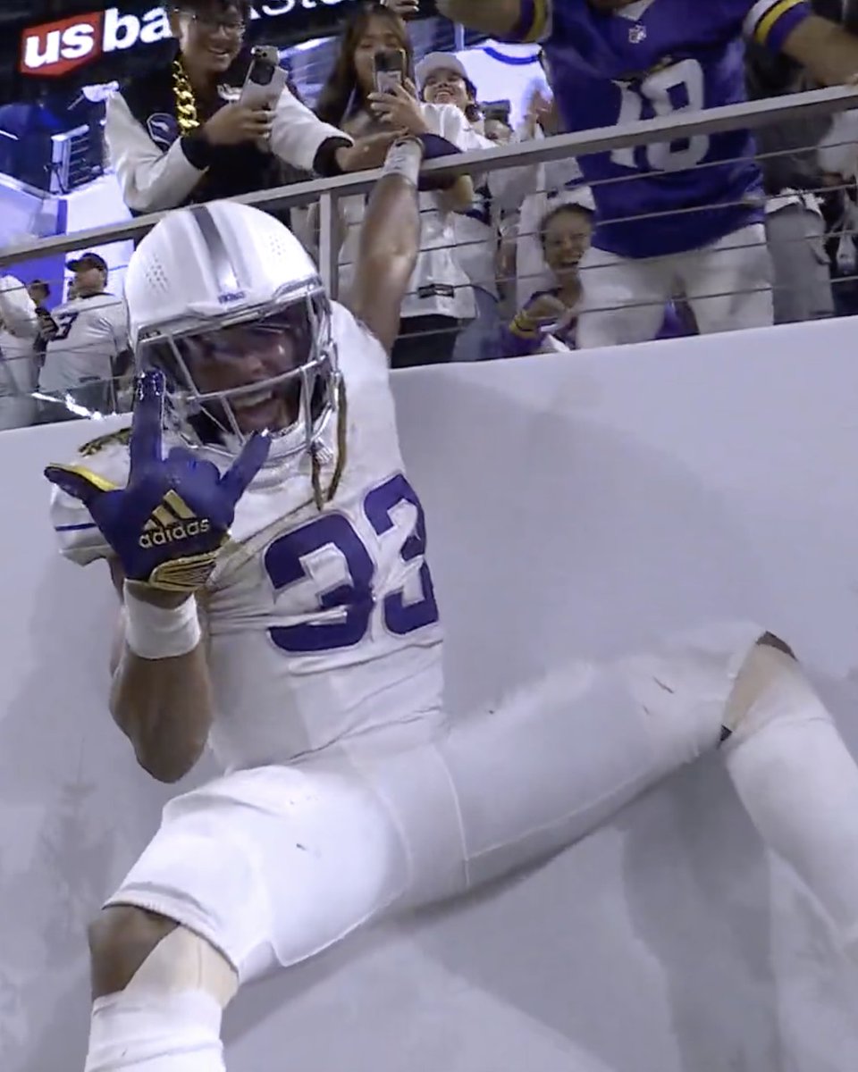 Vikings's tweet photo. #ProBowlVote @Showtyme_33 🤟 https://t.co/uCmaNTOAqQ