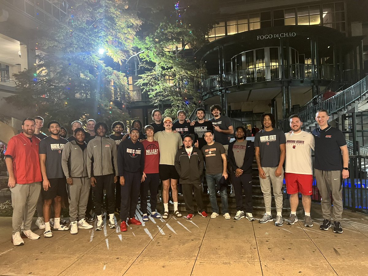 We enjoyed a great team dinner tonight on the Riverwalk in San Antonio 

#HillcatFamily
