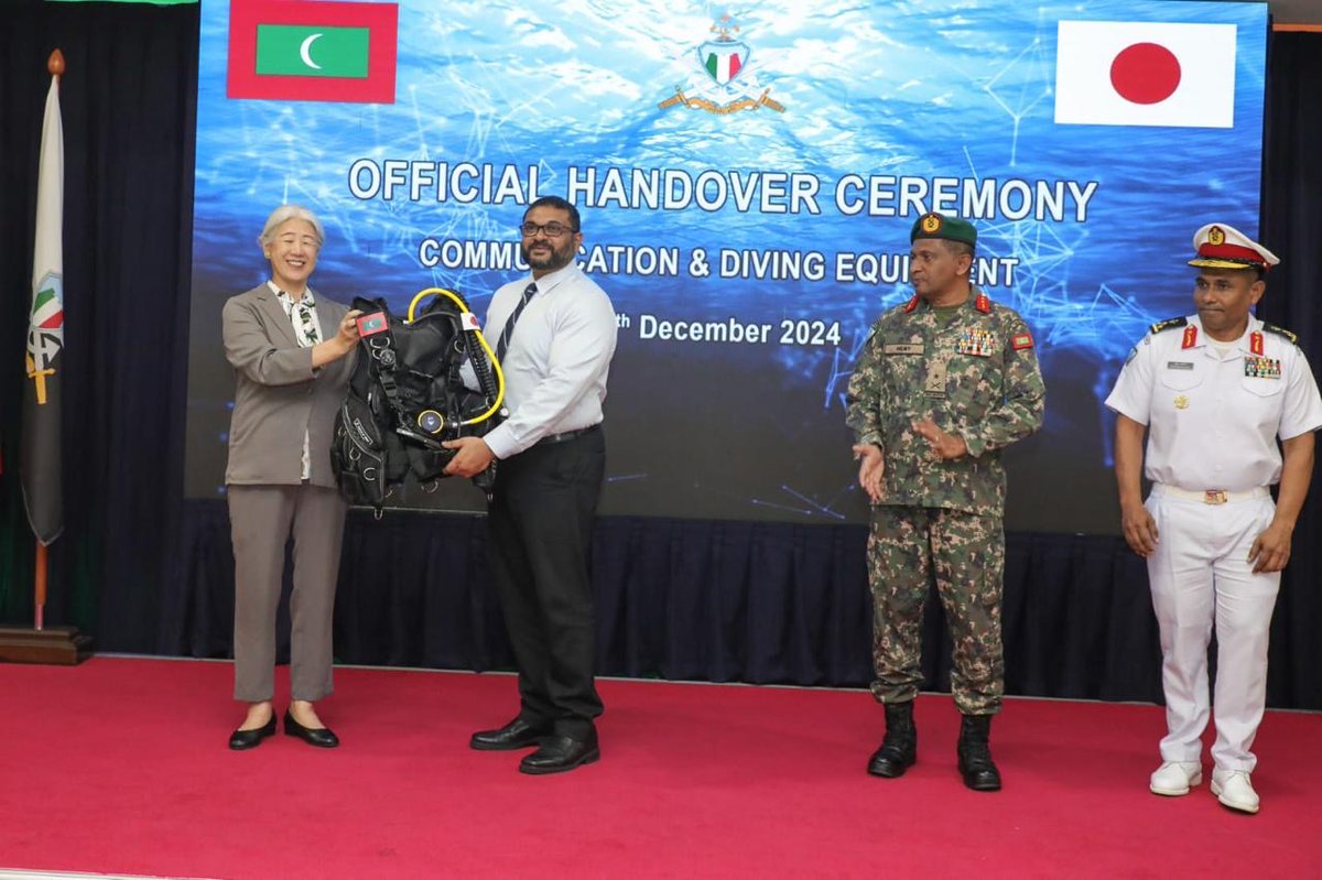 JapaninMaldives's tweet photo. Ambassador Takeuchi handed over equipment worth USD 7.6 million to strengthen the operational capability of the @MNDF_Official Coast Guard in carrying out humanitarian operations to the Minister of Defence @mgmaumoon. @MoDmv @MoFAmv https://t.co/teMhzLjlhJ