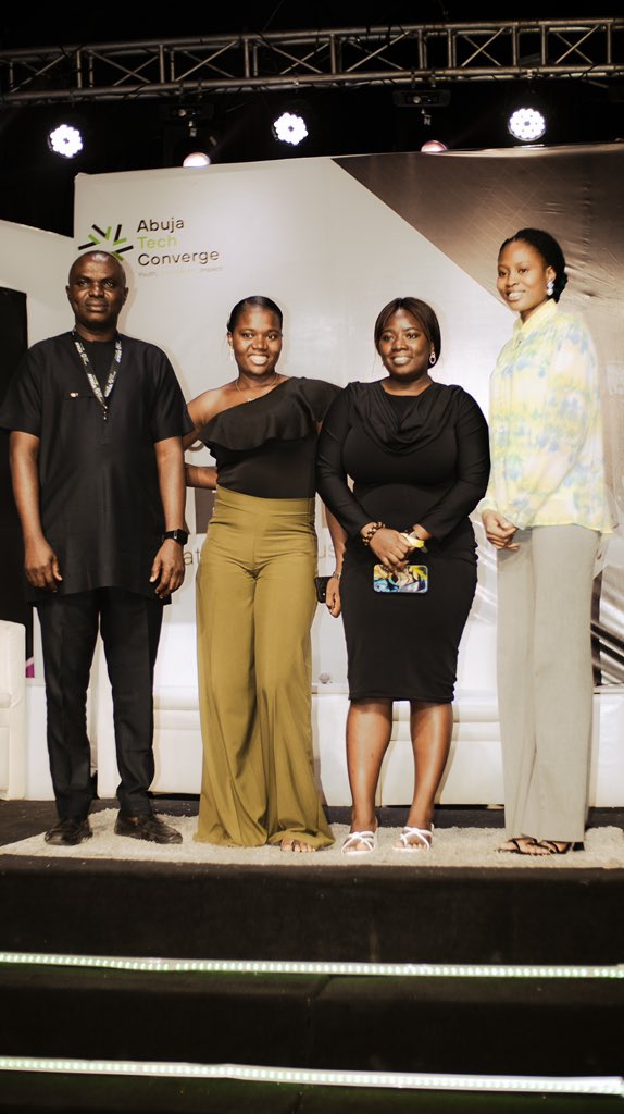 edusproute's tweet photo. Edusproute students made waves at #ATC2024!
From solving real-world challenges to winning awards, they showcased the future of tech in action. 🏆
Proud to empower the next generation of innovators.
#Edusproute #AbujaTechConverge #TechLeaders #Innovation https://t.co/Wbcd2wohg1