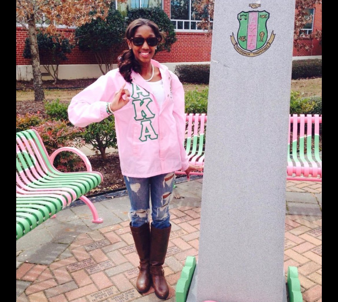 CoachWilmore_'s tweet photo. Dec 14, 2014 Shawniece Wilmore graduated from Jackson State. 2 days later she died from Renal Medullary carcinoma, a rare form of kidney cancer caused by the sickle cell trait.

Go get ya blood tested for the sickle cell trait and ya kidneys screened for RMC.

RIP big sis. https://t.co/Xlbtgi0Ocp