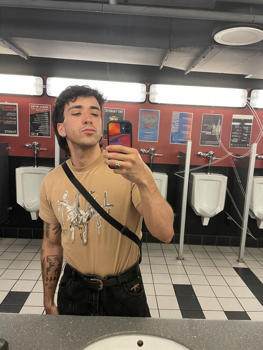 bbgrayb's tweet photo. cute pics of me from the year okay seeya later https://t.co/5RVt9NFPzM