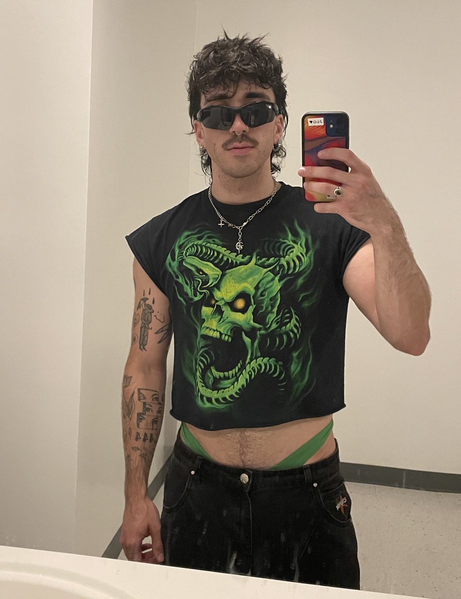 bbgrayb's tweet photo. cute pics of me from the year okay seeya later https://t.co/5RVt9NFPzM