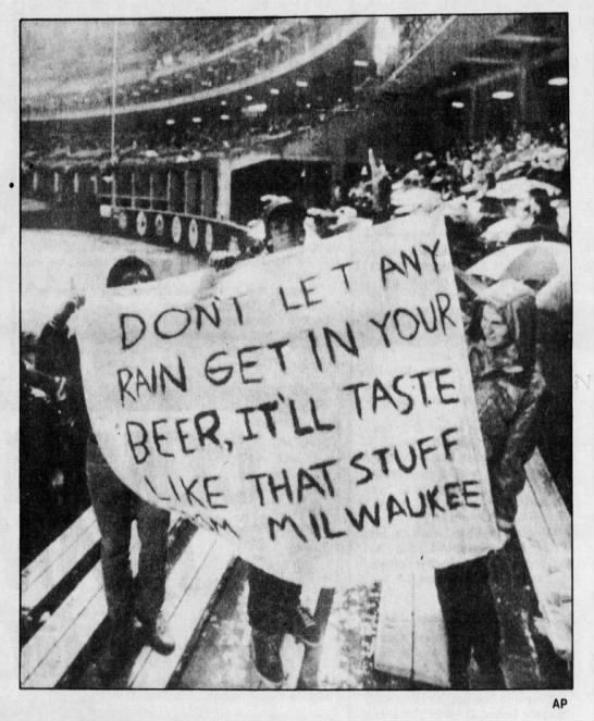Newspaper photo taken during rain delay in game six of the 1982 World Series. (The John Stuper game)   #STLCards