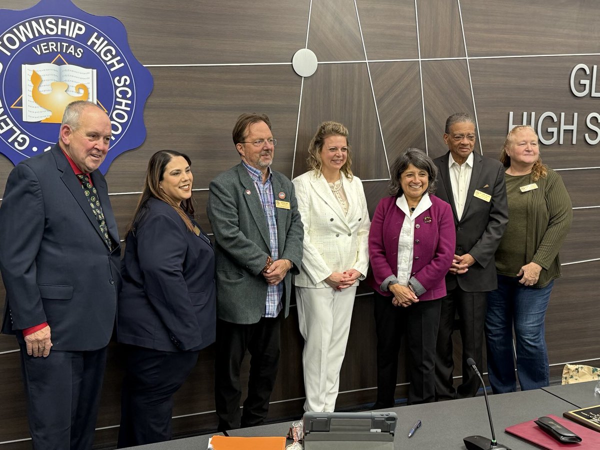 Welcome Glenbard’s new Superintendent, Jessica Santee. Jessica, who has been the Principal at Glenbard South High School, will begin her new role as D87 Supt in July, 2025.