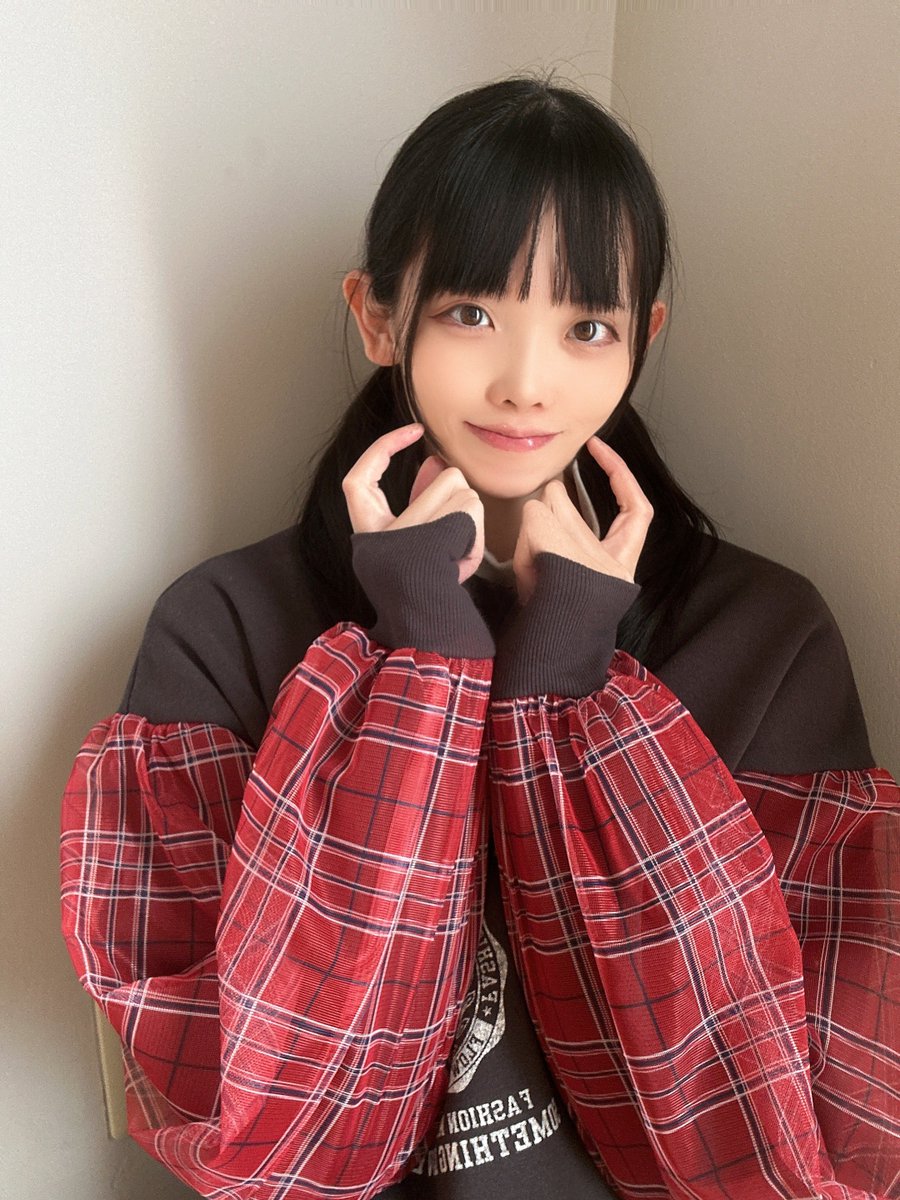 poroporo_0929's tweet photo. おはようございます🌤

こんにちは♪

今日はお天気よくて嬉しいです✨
お月様見れるかなぁ？

今日もがんばります！！！ 

#アイドル #被写体 #福岡 #九州 https://t.co/5CWuDdgyni