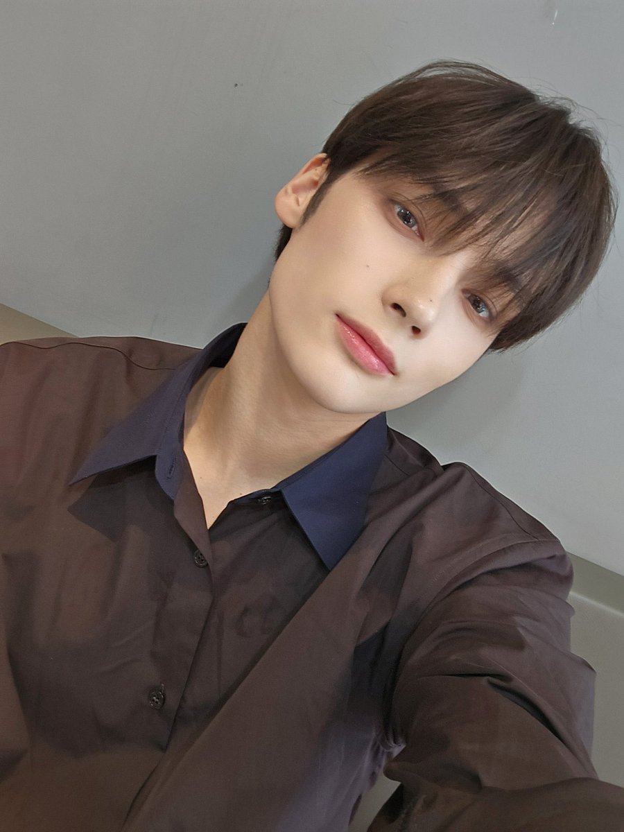 slutningkai's tweet photo. i want to kiss you https://t.co/PtNHLM5STt