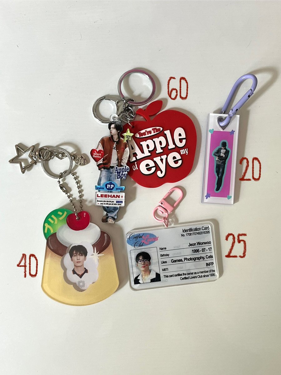 bIueries's tweet photo. ⭐️ wts want to sell ina lfb 

leehan soljack > 30k
leehan how > 50k 
leehan yzy how > 80k 
riwoo sticker how > 30k 
preloved keychain all price on pic 
all in good condi 

dm to claim! kindly @ after dming 🐈‍⬛ https://t.co/tiFiTL7lAE