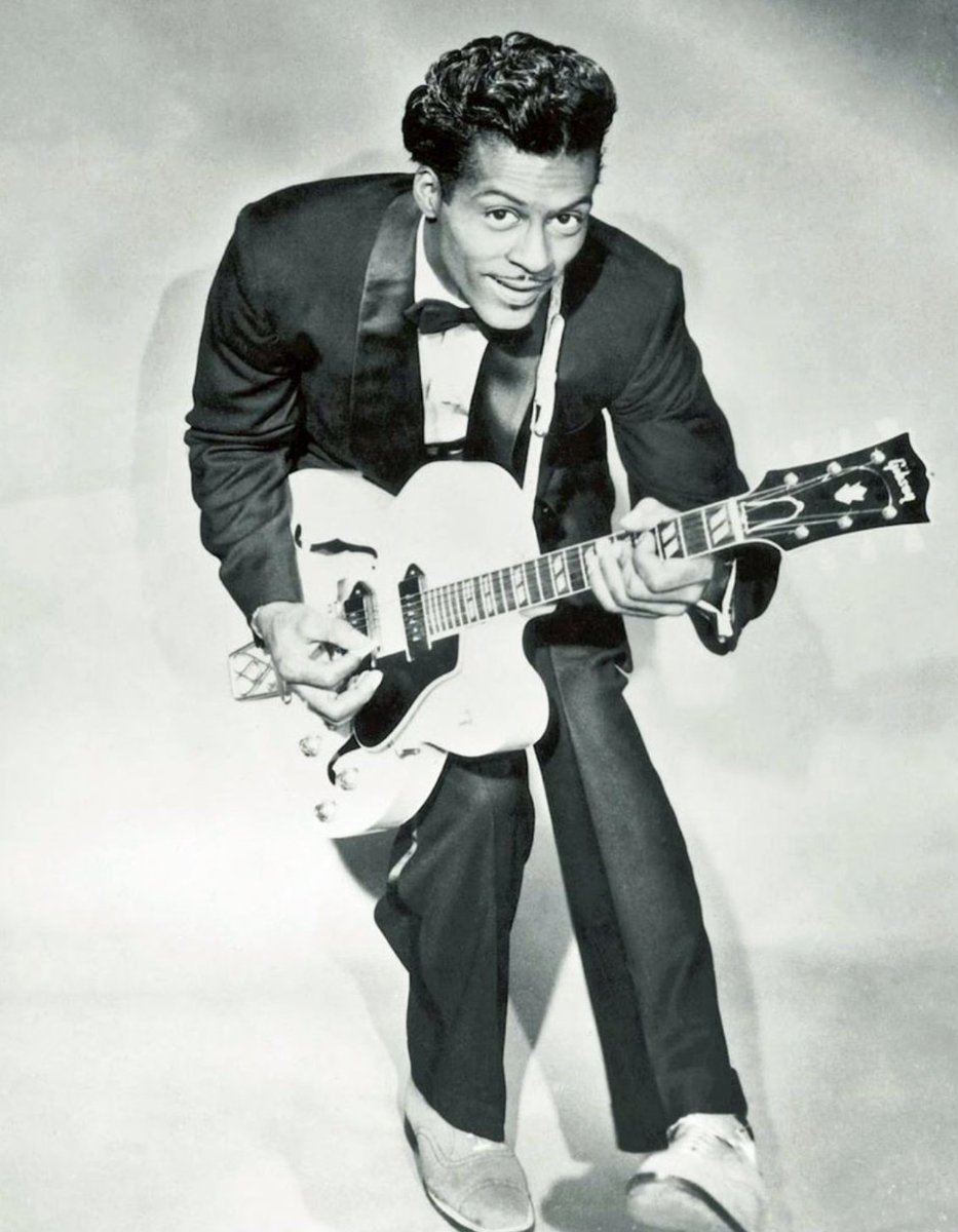 ¡Esta semana toca el especial de Navidad en #Covertitlán! Tendremos las mejores versiones de temas navideños menos conocidos, interpretados por #ArianaGrande, #TylerTheCreator, #ChuckBerry y los #Carpenters, entre muchos otros! Martes 8pm <a href="/HorizonteJazz/">Horizonte 107.9 FM</a> 107.9 FM