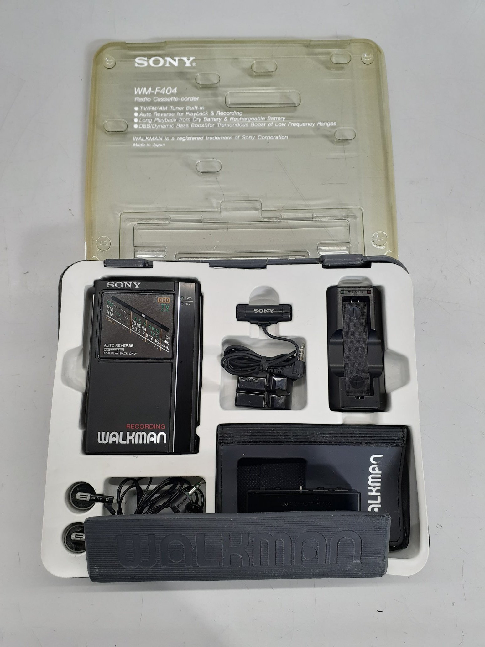 整備済 SONY WALKMAN FM/AM カセットプレーヤー WM-F404 SONY WALKMAN FM/AM カセットウォークマン WM-F404 黒