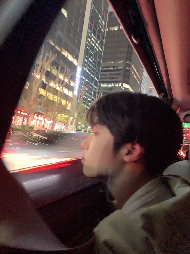 andar de carro de madrugada é tipo droga