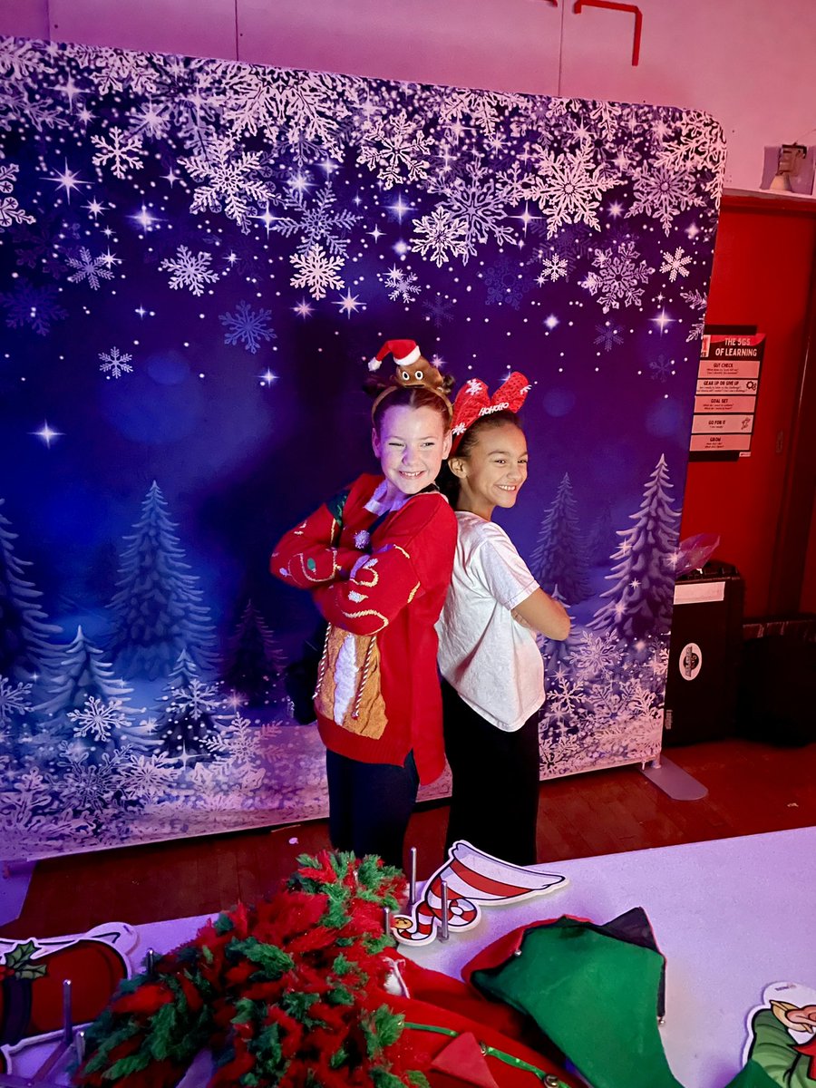 Allabouttheyet's tweet image. 🎄It’s officially (UGLY) Sweater Weather! @MineolaMS celebrated together at our annual Ugly Sweater Dance.
📸 Check out all the holiday spirit!
#MineolaProud