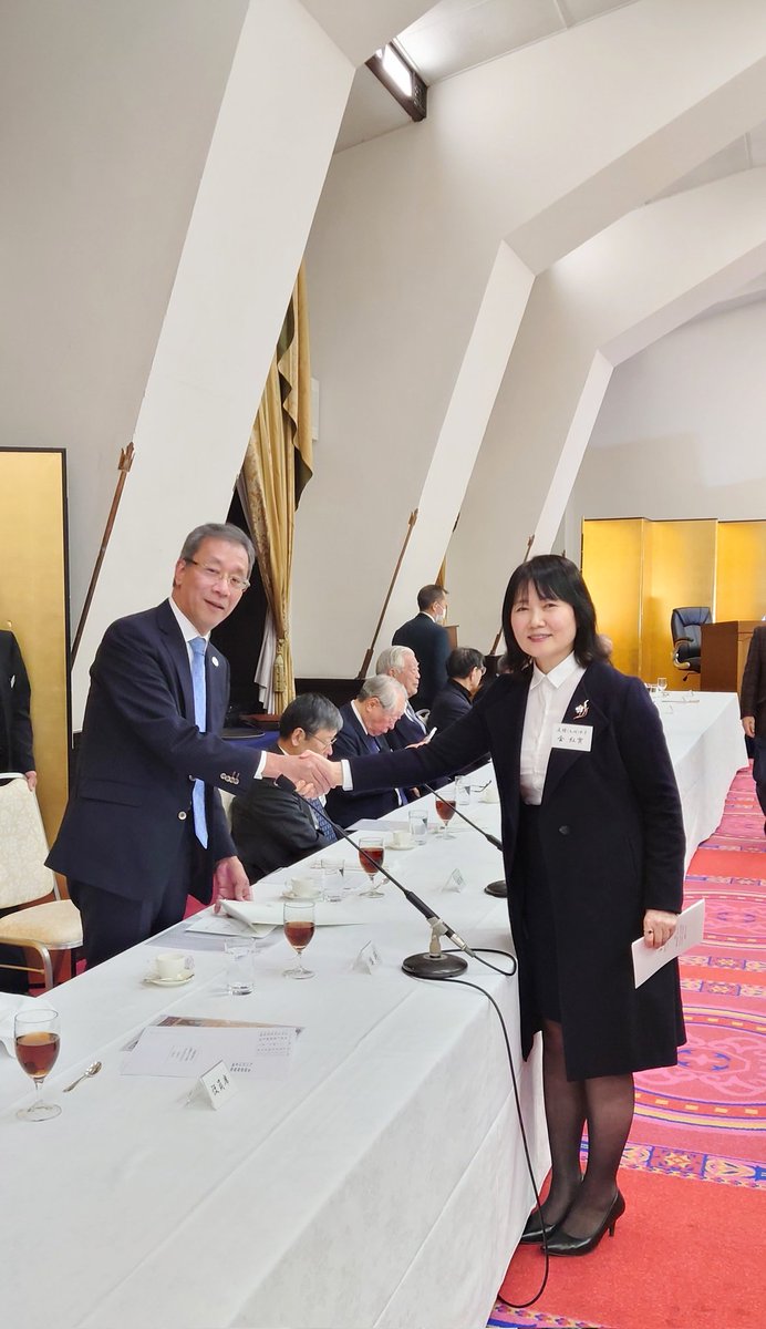 yuri1000000's tweet photo. 東京大学総長・藤井輝夫先輩と、大愛の世界リーダーの約束！
大愛の皆様、デジタル革命によって地球は小さく成りつつあります。一度しかない限りある人生を、８０億人類に向けて大きく美しく熱い心・大愛でチャレンジしましょう！共に８０億人類の、美しい人生モデルに成りましょう！🌍💞 https://t.co/RM9wfHEbWj