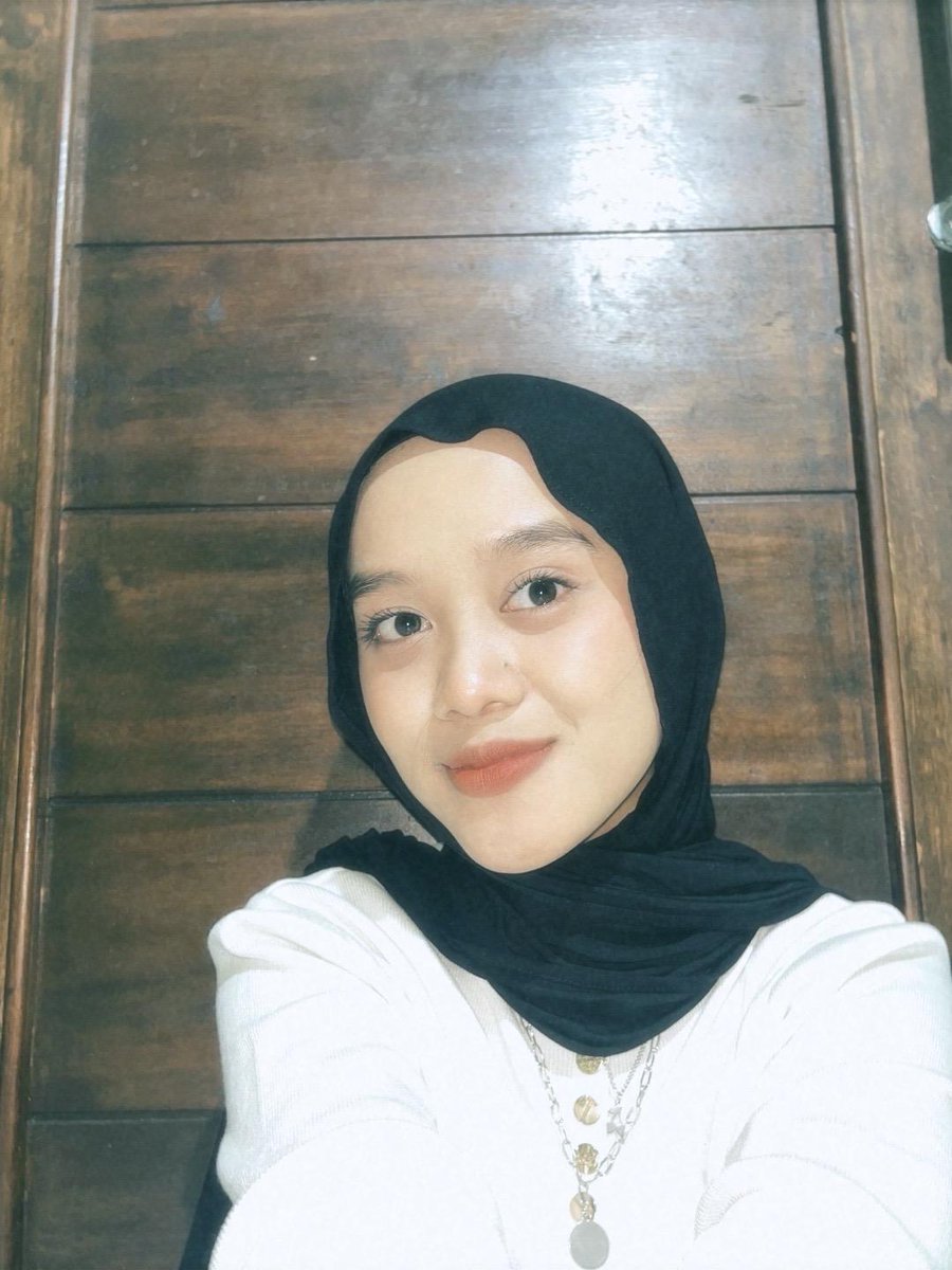 l00queenforcey's tweet photo. pashmina kaos warna item ini jadi pashmina paling sering aku pake ditaun ini 😖
bahan pashmina ini airflow, zuzur ini nyaman bangeet karna gaterlalu tebel dan tipis. dan pashmina ini flowy banget dan gampang diatur 🥹
ukuran pashmina ini 175x50 yupss!
🖇️ https://t.co/36mjOixzOl https://t.co/456VQ1YZBX